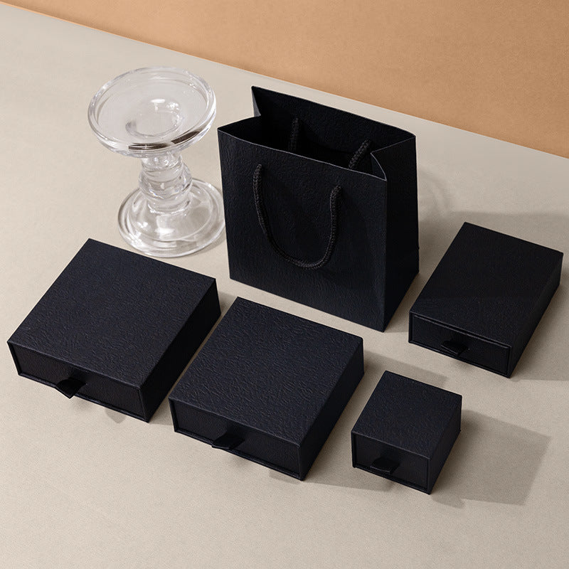 High-end black and white jewelry box, ring, bracelet, jewelry box, exquisite bracelet and jewelry packaging box