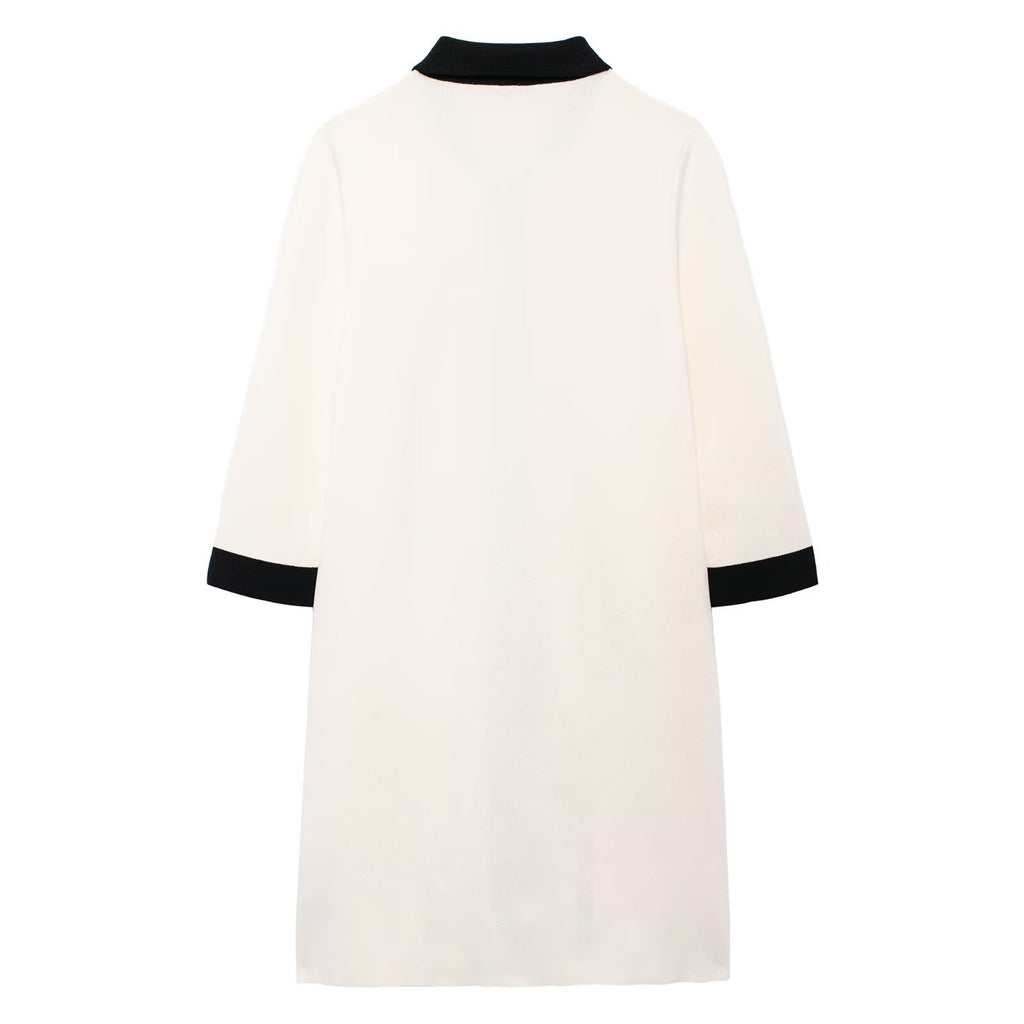 Fashion collar black and white contrasting knitted dress