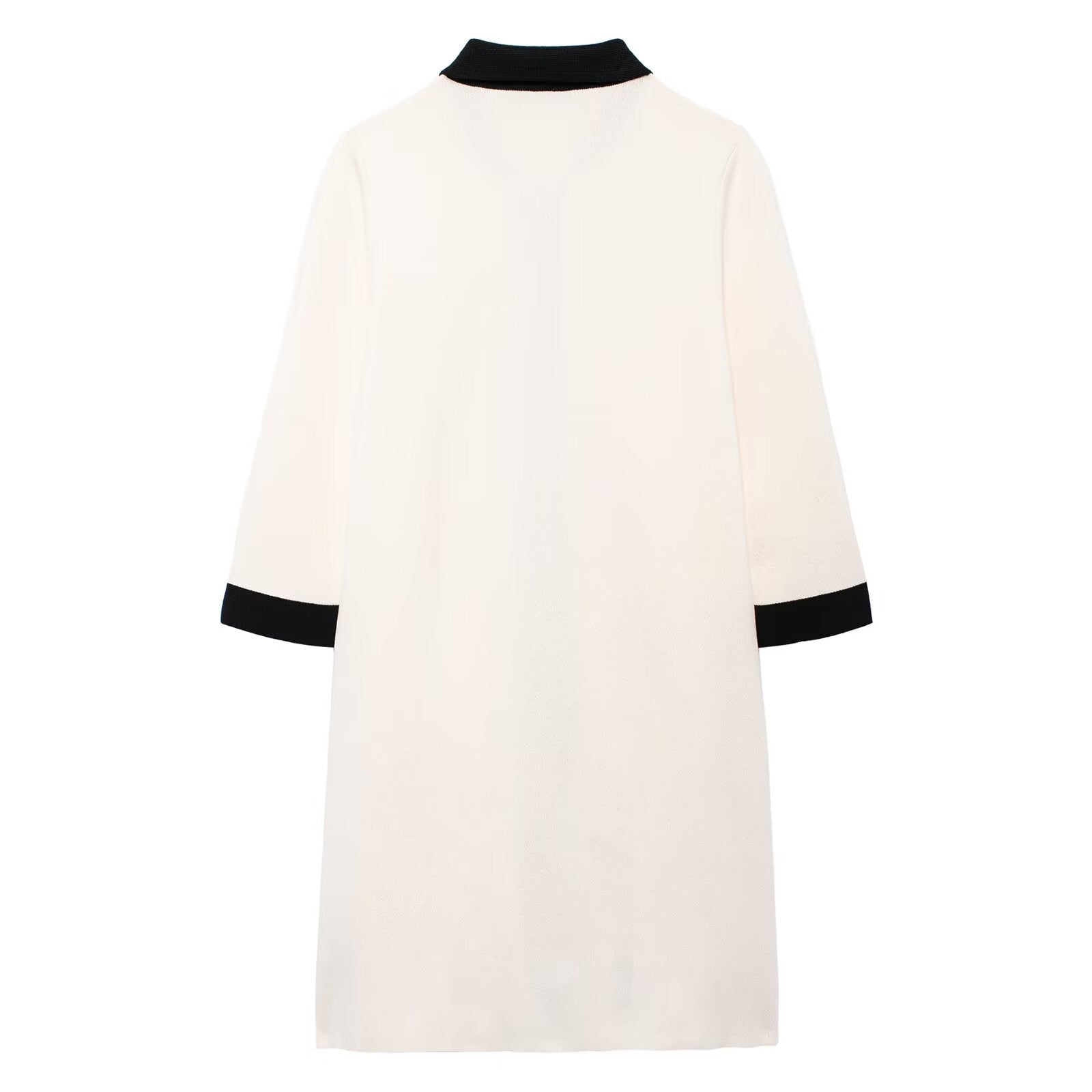 Fashion collar black and white contrasting knitted dress