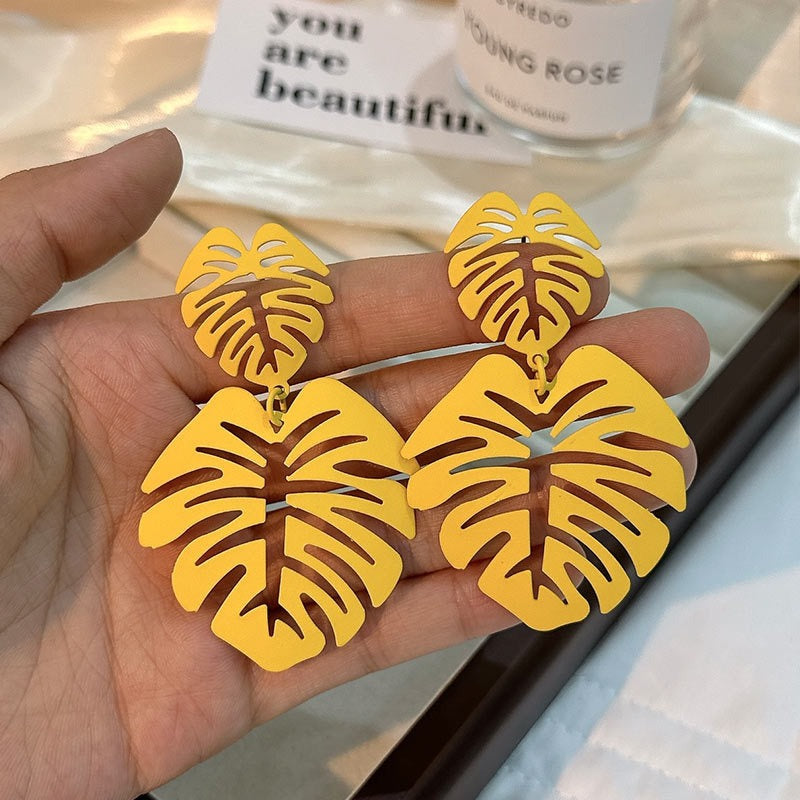 Hollow leaf earrings for fashion (Copie)
