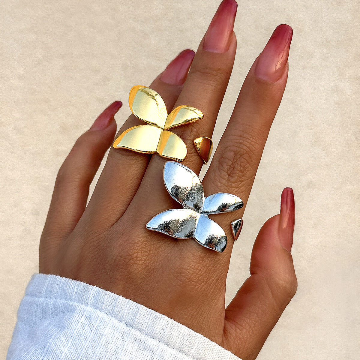Metallic smooth butterfly ring for women, simple and exaggerated French bow ring