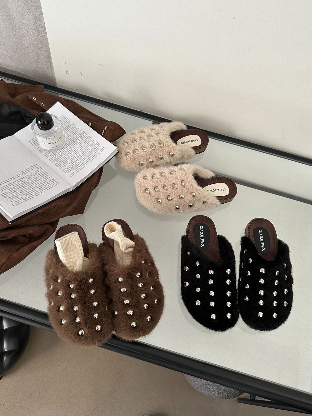 Women Flat Slipper Fashion Rivet Warm Plush Ladies Casual Slip On Mules Shoes Flat Heel Outdoor Dress Slide